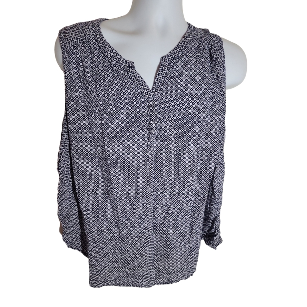 🌸Women's Dalia Blue White Geometric V-Neck Sleeveless Blouse